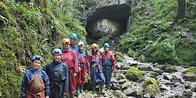 Hauptbild für Explore Caving (evening trips)