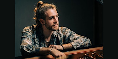 Image principale de ANDRÉS BARRIOS Y SU PIANO FLAMENCO DEL SIGLO XXI. MÚSICAS DEL MUNDO.