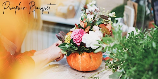 Image principale de Pumpkin Pot Flower Arrangements with Blooms on Main