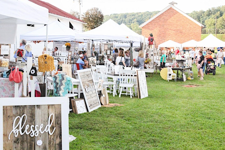Getaway Package: Spring at the Round Barn-Vintage & Made Market image