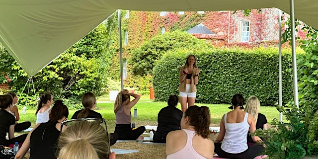 Image principale de Yoga + Brunch at Great Southern Killarney with KellyKaliYoga