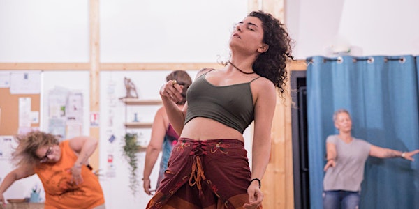 Danse libre entre femmes