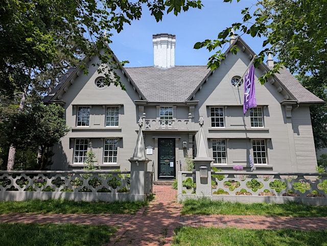 Image principale de The House that John Built; a tour of the Pickering Home