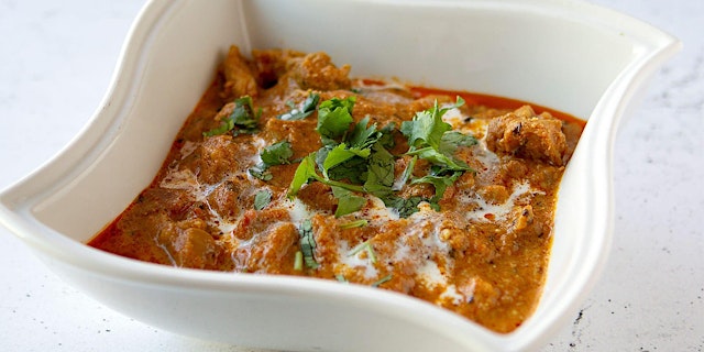 Image principale de An Indian Vegetarian Feast - Cooking Class in Washington, D.C. | Cozymeal™