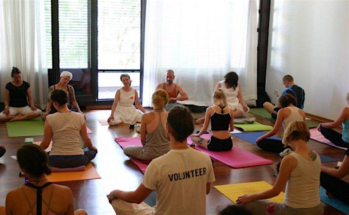 #soziales Yoga - Spendenaktion von Die Lange Yoga Nacht 2020  online: Bild 