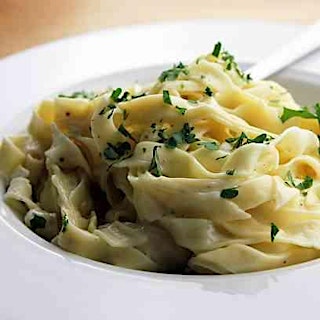 Image principale de In-person class: Handmade Fettuccine with Alfredo Sauce (Riverside)