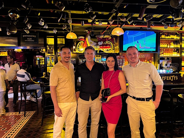 Hauptbild für Foodies + New Friends: Columbia (Giving Back Edition)