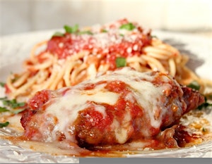 Imagem principal de Chicken Parmesan, Pasta and Tiramisu Cooking Class