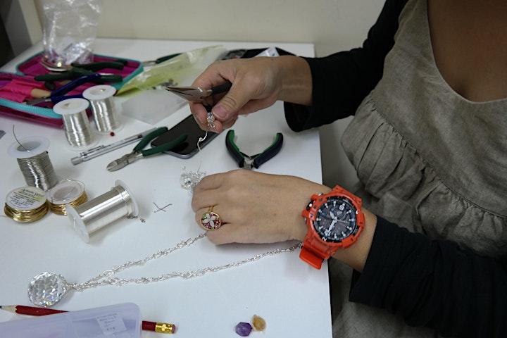 Professional Fashion Jewellery Workshop image
