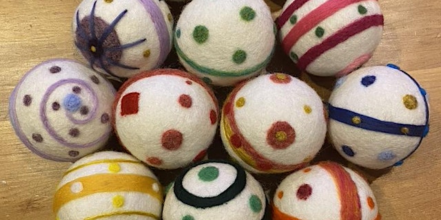 Imagen principal de Needle Felted Xmas Baubles (make 2)