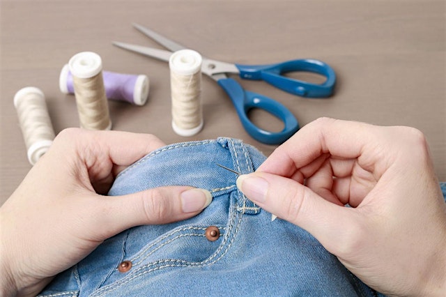 Hauptbild für Mend, Sew and Stitch at the Library