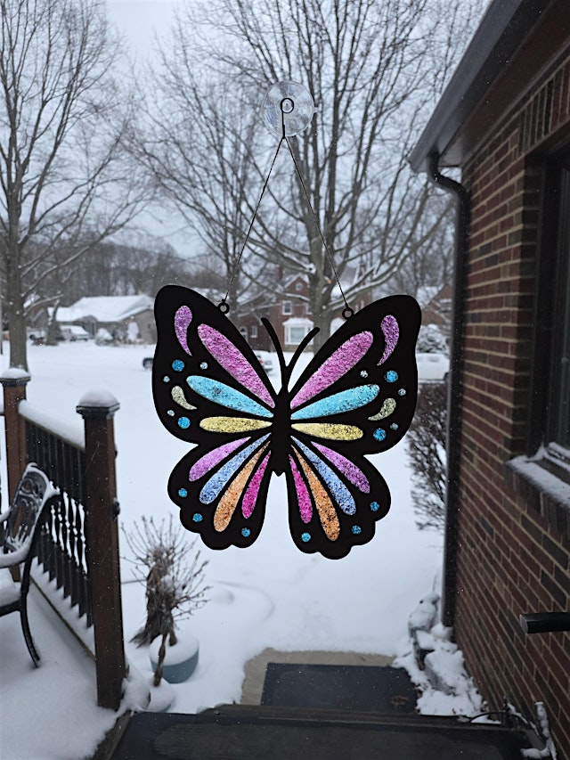 Image principale de Copy of Resin Crushed Glass Butterfly Suncatcher
