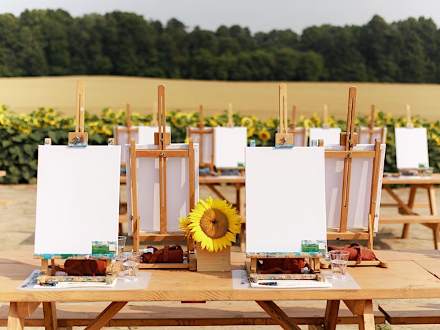 Image principale de Sunflower Paint & Sip at Davis Family Farm — Golden Hour Experience