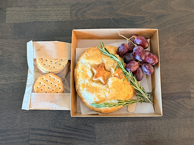 Image principale de Baked Brie & Vino Nights