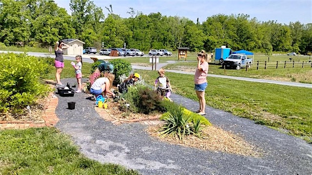 Immagine principale di Children's Garden Program : Soil! It's More Than Just Dirt