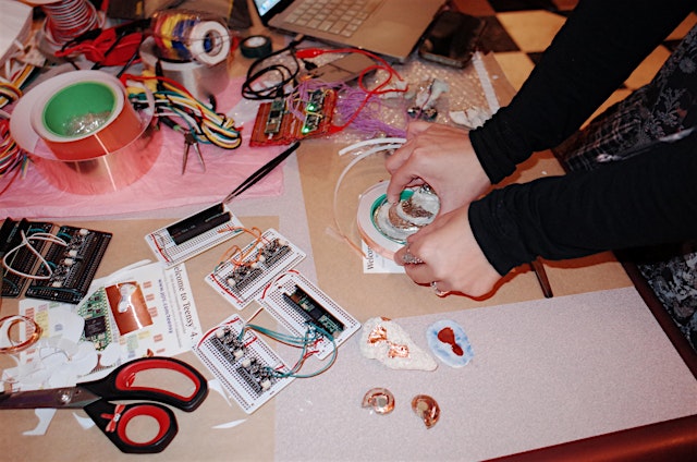 Image principale de Gestural Listening: Sound, Touch, and the Body