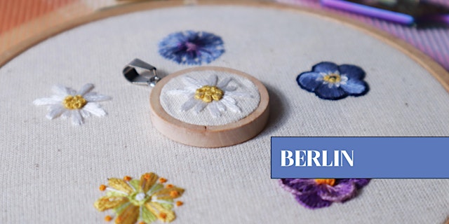 Imagen principal de Embroider Tiny Flowers & Turn One into a Pendant in Berlin