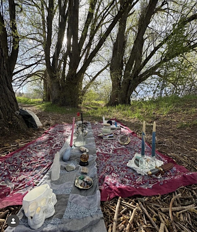 Image principale de How to Build Your Own Altar