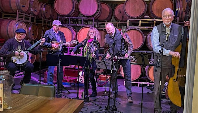 Image principale de SUNDAY FUNDAY Vol. #12 w/ Taylor Mountain String Band at The Penngrove Pub!