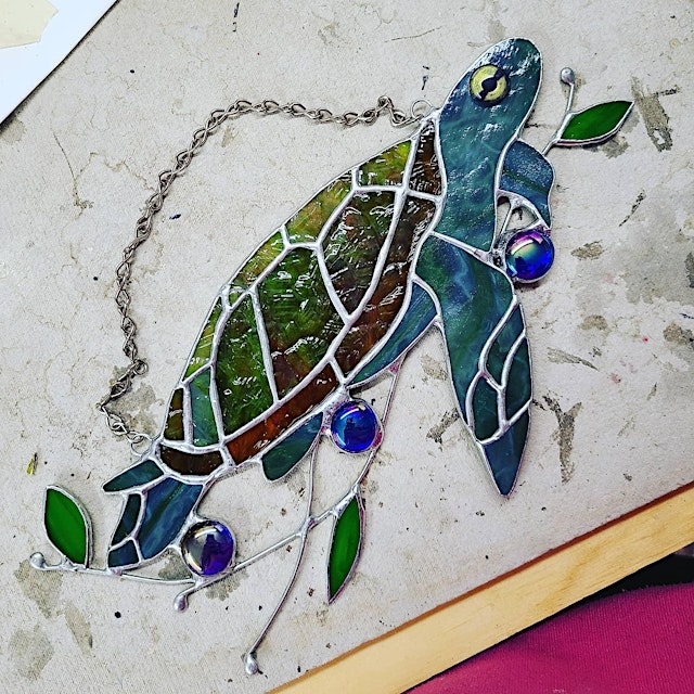 Imagen principal de Stained Glass Sea Turtle Workshop At Stafford Cidery