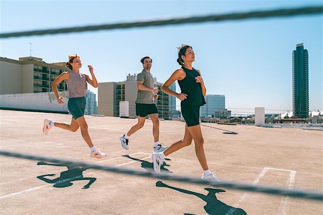 Image principale de Turn it Up with Brooks Ghost 18 at Berkeley Road Runner Sports