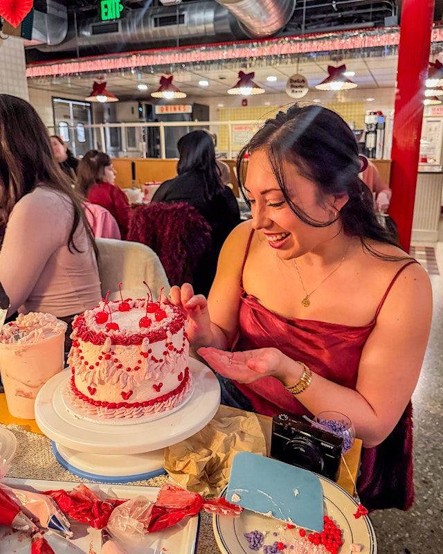 Image principale de Whisk & Wick: Vintage Cake Decorating & Candle Making