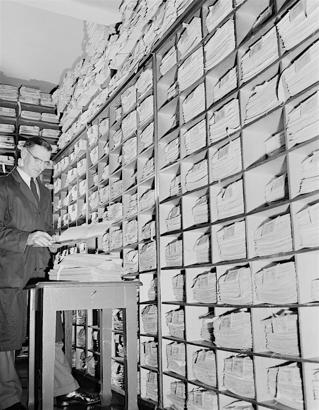 Image principale de Keeping family collections safe