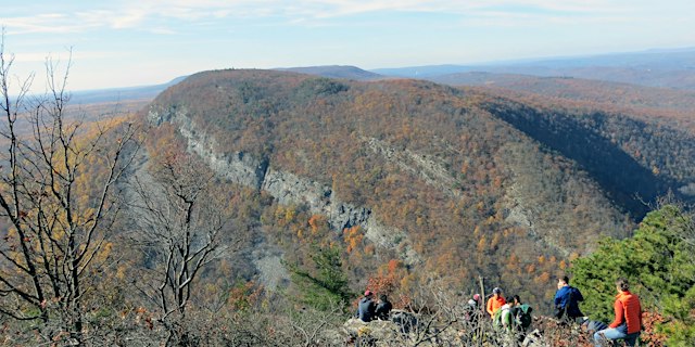 Imagen principal de Fall Foliage Hike: Mt Tammany - Delaware Water Gap