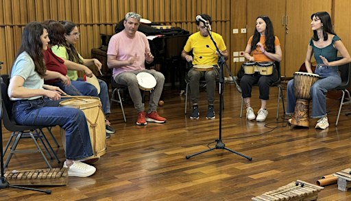 Afiche de Guitarras que cuentan, pianos que cantan