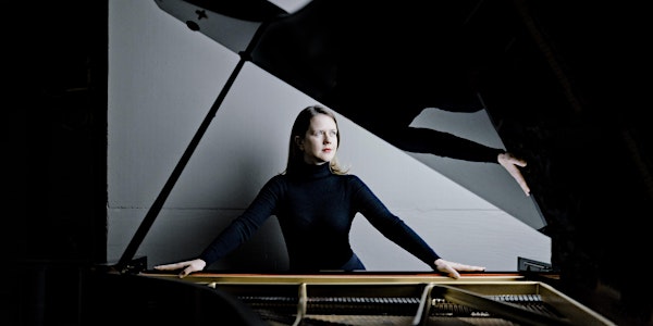 Helena Basilova speelt pianoconcert 'In C' in Feerwerd (04-07-21)