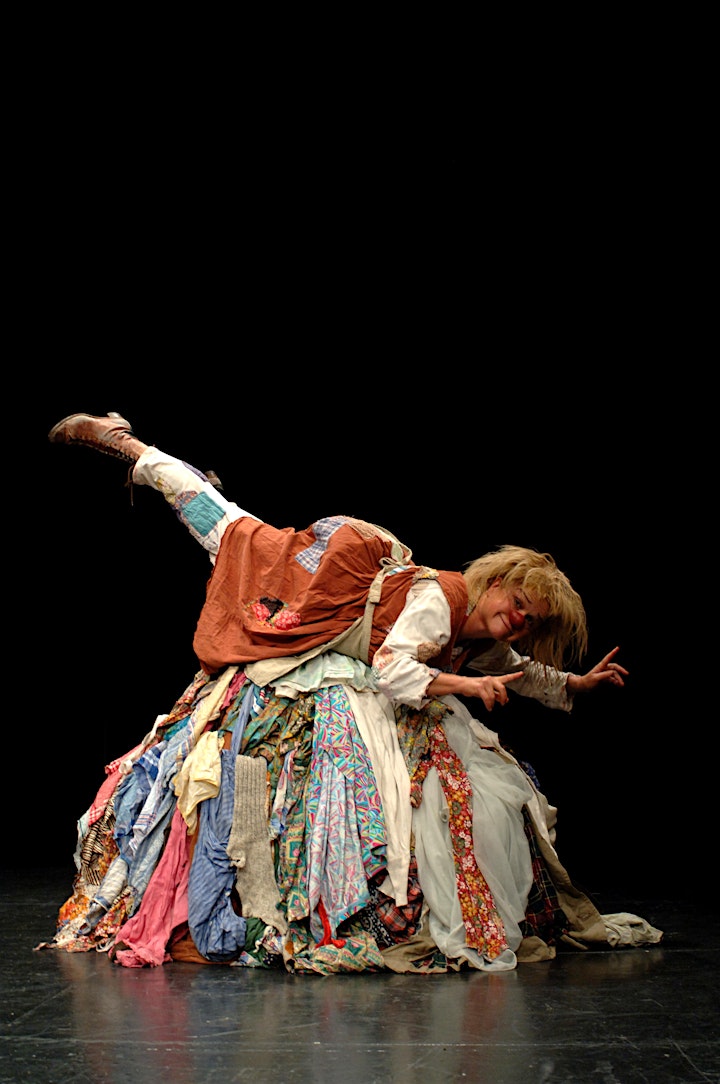 JUANA LA VALIENTE (THE BRAVE JANE) de la Maestra suiza de teatro de clown image