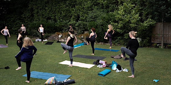 Outdoor Yoga - Beautiful secret garden Ballsbridge ☀️