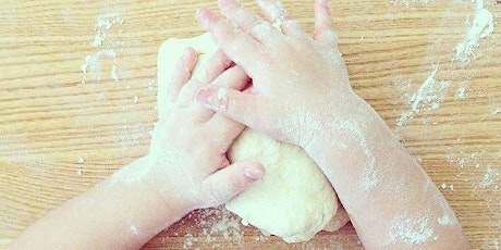 Immagine principale di Mani in pasta | laboratorio gratuito per bambini e famiglie 