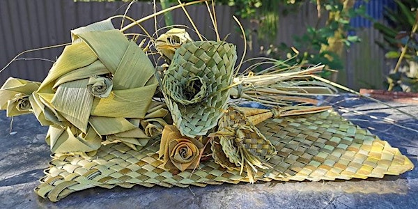 Harakeke - Flax weaving - Flowers