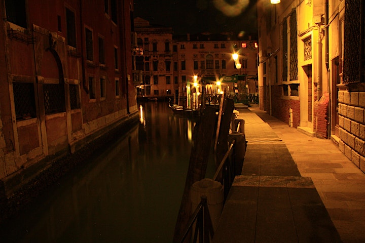 
		Immagine Halloween Tour: visita guidata notturna tra misteri e intrighi a Venezia
