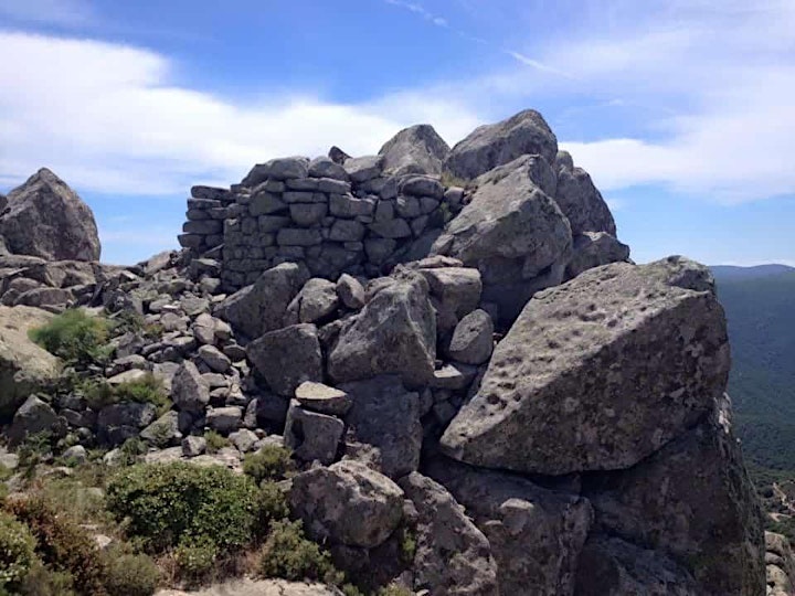 
		Immagine Tomba dei Giganti Is Concias e Nuraghi di Monte Cresia
