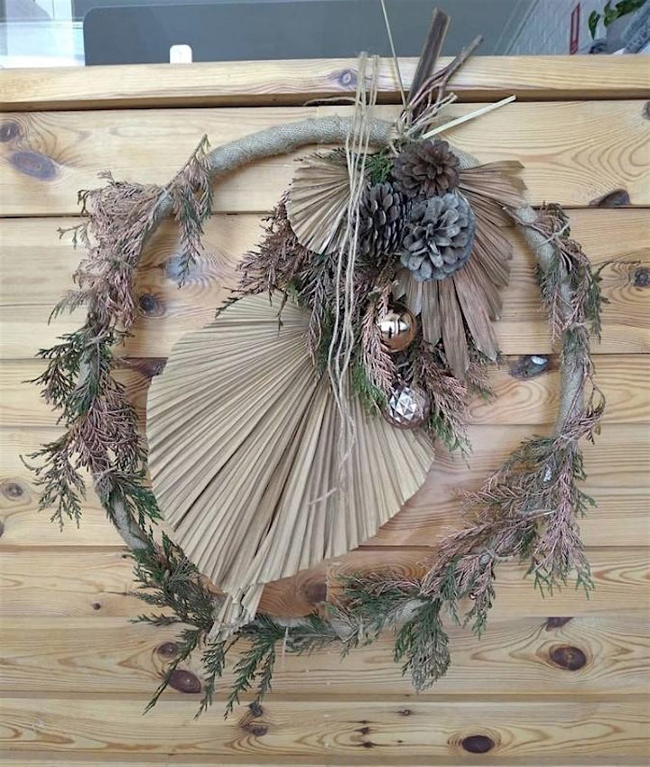 
		Make your own Bush Christmas Wreath image
