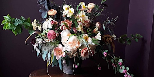 Vase arrangement workshop at Mells Walled Garden