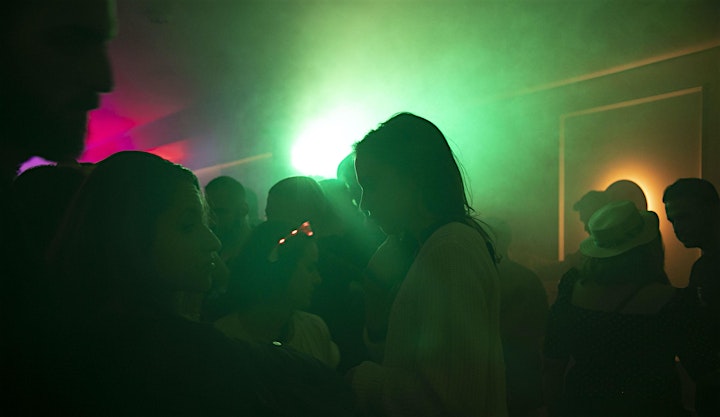
		Imagen de Axel Hotel x Disco Fever / Rooftop NYE Party

