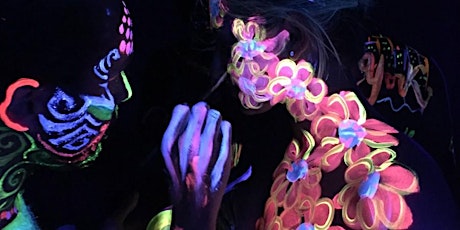 Paint in the Dark™  UV body painting class for couples