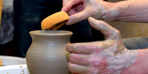 Primaire afbeelding van Team-Building Pottery 101 - Pottery Class by Classpop!™