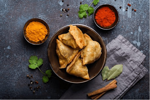 It's Time to Cook Yummy Indian Samosas