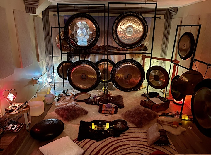 Sound Healing Relaxation in the Sound Nest in Alexander with Gongs, Bowls image