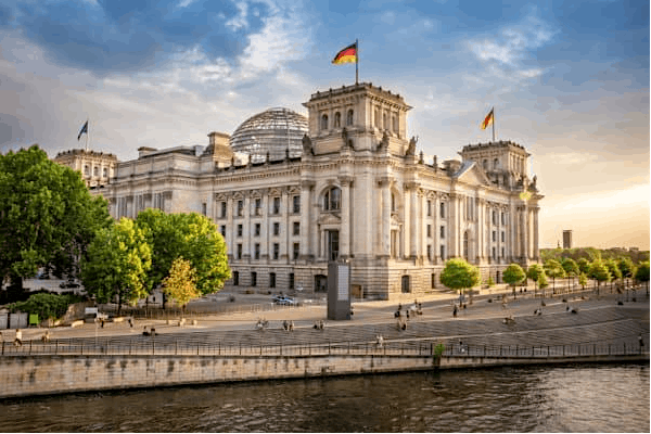 From Brandenburg Gate to the Reichstag: A Walk across Berlin's Government D...