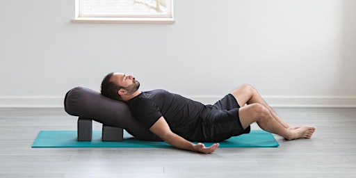 Immagine principale di Sunday Night Restorative Yoga 