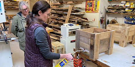 Pallet Upcycling - Make a Garden Planter to take away!