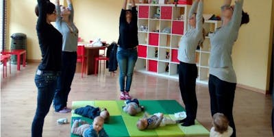 CORSO YOGA MAMME E BEBE' CORSO YOGA MAMME E BEBE'