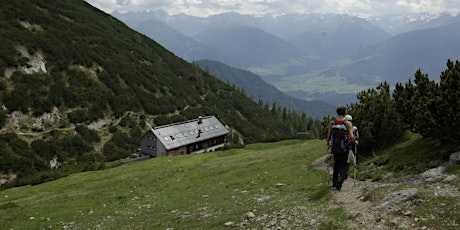 Hauptbild für Gewaltfreie Kommunikation - Luna Yoga - Bergwandern