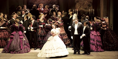LA TRAVIATA: L'OPERA ORIGINALE DI GIUSEPPE VERDI CON BALLETTO LA TRAVIATA: L'OPERA ORIGINALE DI GIUSEPPE VERDI CON BALLETTO