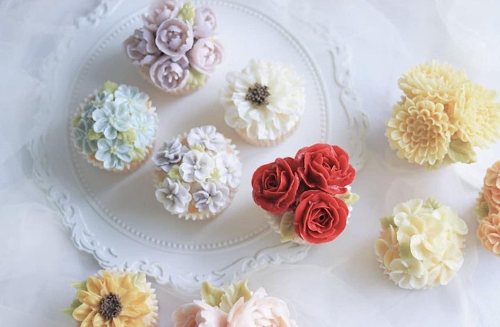 DebbyCake: 韓式唧花杯子蛋糕興趣班  Korean fresh cream  flower  cupcake workshop image